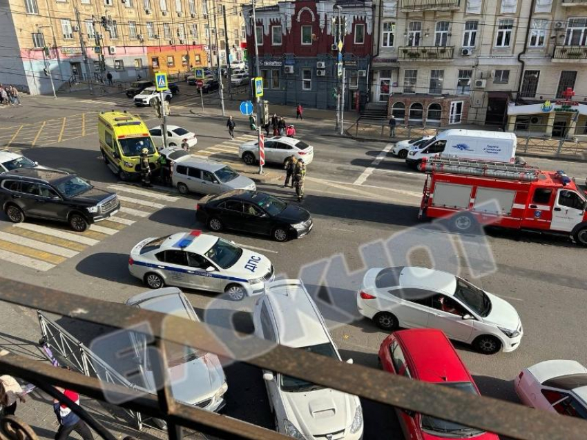 Парня сбили в самом центре Ростова  