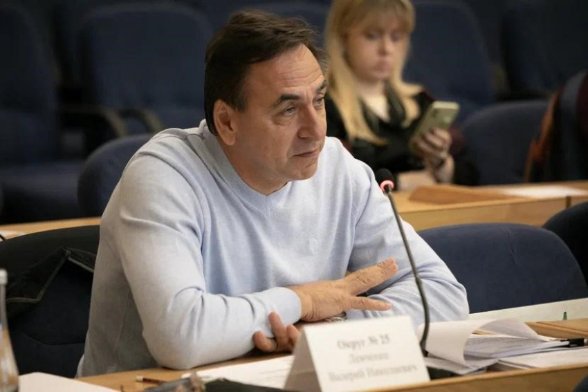 Застраивающий Нахичевань и нашедший причину грязных улиц депутат гордумы Ростова хочет пойти на новый срок