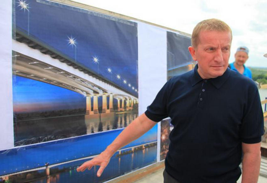 Ворошиловский мост в Ростове подсветят декоративными лампами