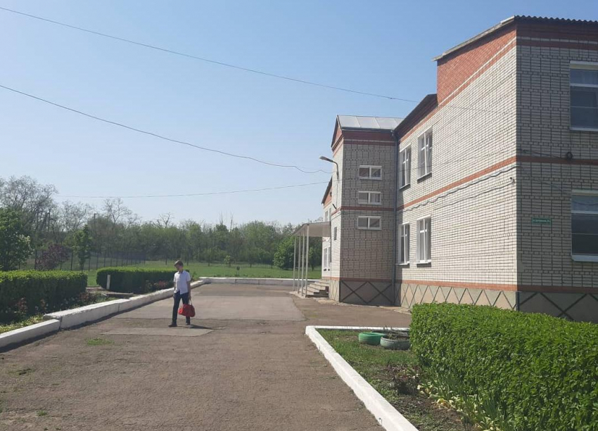 «Дети замерзают!»: в школе в Родионово-Несветайском районе до сих пор не включили отопление