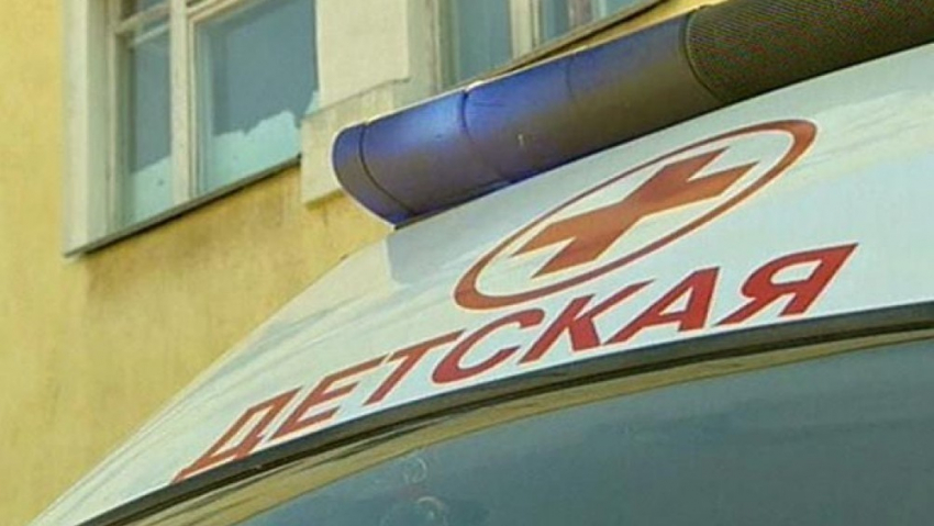 В Ростовской области трехлетний ребенок попал под машину