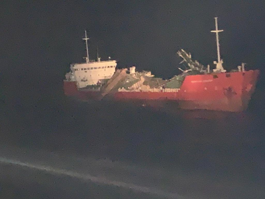 «Троих взрывом отбросило за борт»: стали известны подробности взрыва на танкере в Азовском море