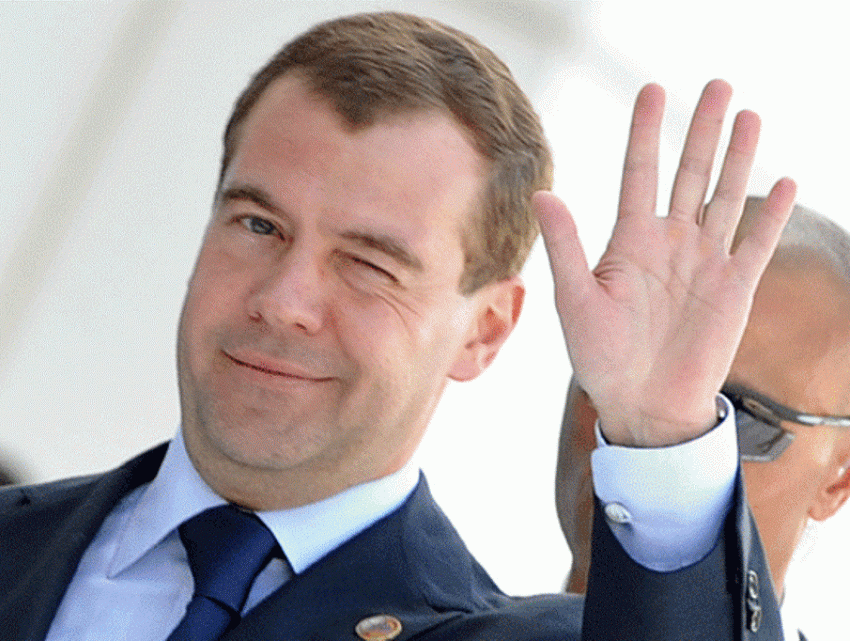Дмитрию Медведеву понравилось «дерево изобилия» на продовольственной выставке в Ростове