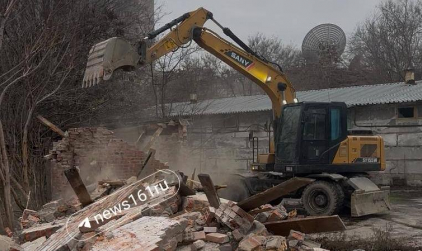 Все работы по сносу ипподрома Ростова приостановлены после сноса конюшен