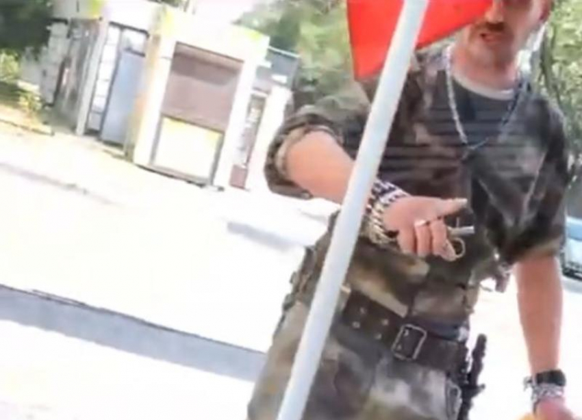 Мужчина с гранатой угрожал взорвать пункт сбора гумпомощи для бойцов СВО в Ростове