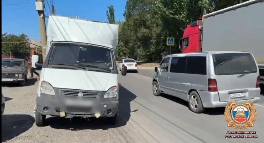 В Ростовской области грузовик сбил 11-летнюю девочку на пешеходном переходе 
