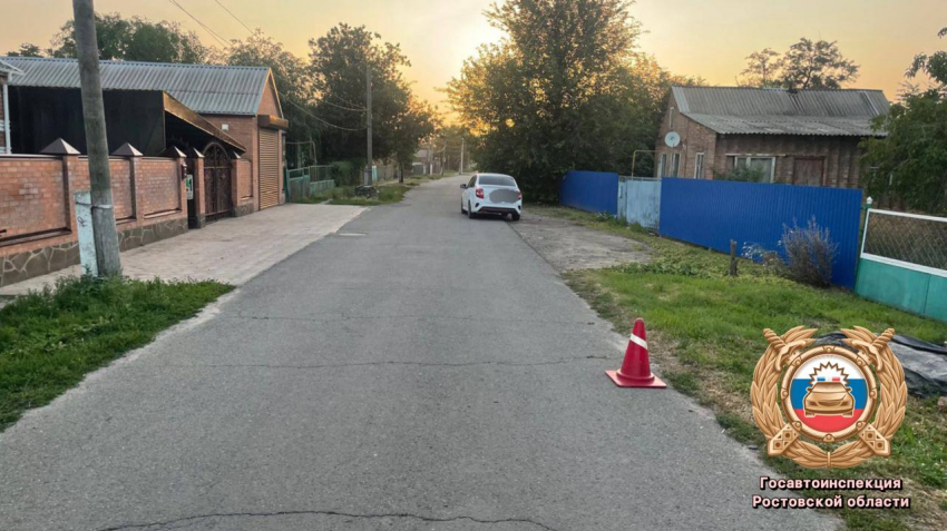 Легковушка сбила внезапно выбежавшего на проезжую часть ребенка в Ростовской области