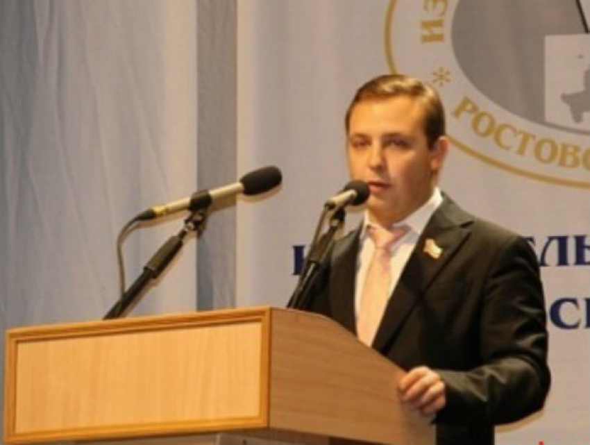 Единая Россия «подарила» освободившийся депутатский мандат в Заксобрании Виталию Мажаре