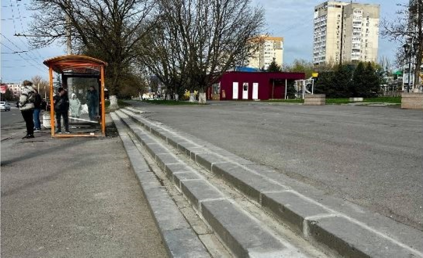 На площади Плевен в Ростове обновили ступени возле остановки