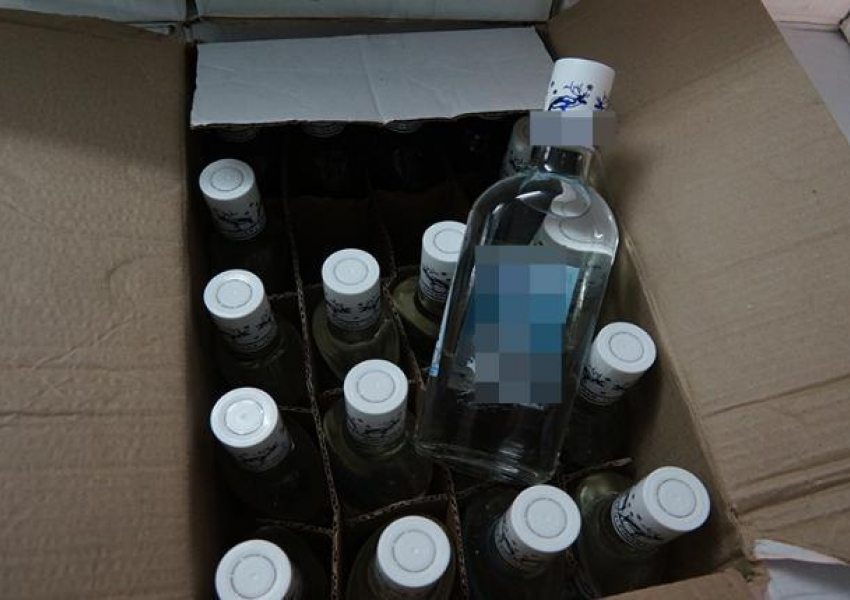 В Ростове полиция и спецназ накрыли несколько цехов по производству «паленой» водки