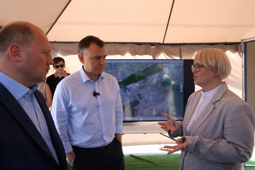 В Ростове решат проблему стихийных стоянок большегрузов на улице Луговой