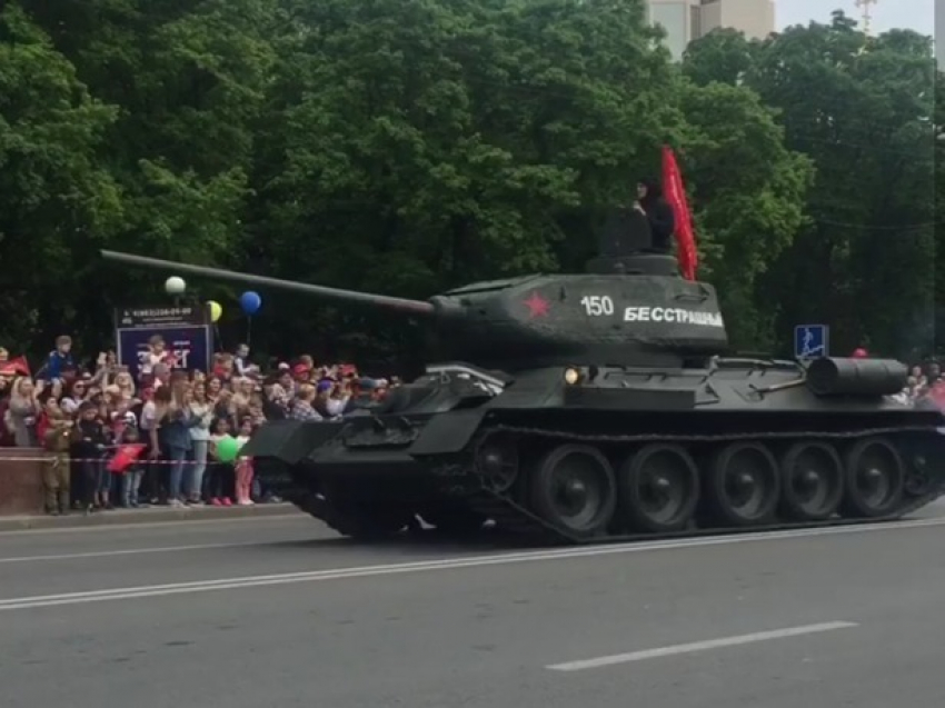 В Ростове-на-Дону начался праздничный парад Победы