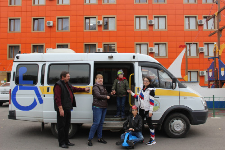 К концу декабря во всех городах Ростовской области запустят социальное такси 