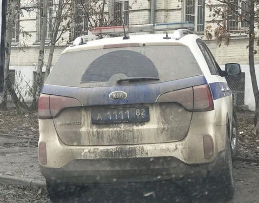 Полицейский автохам возмутил ростовчан