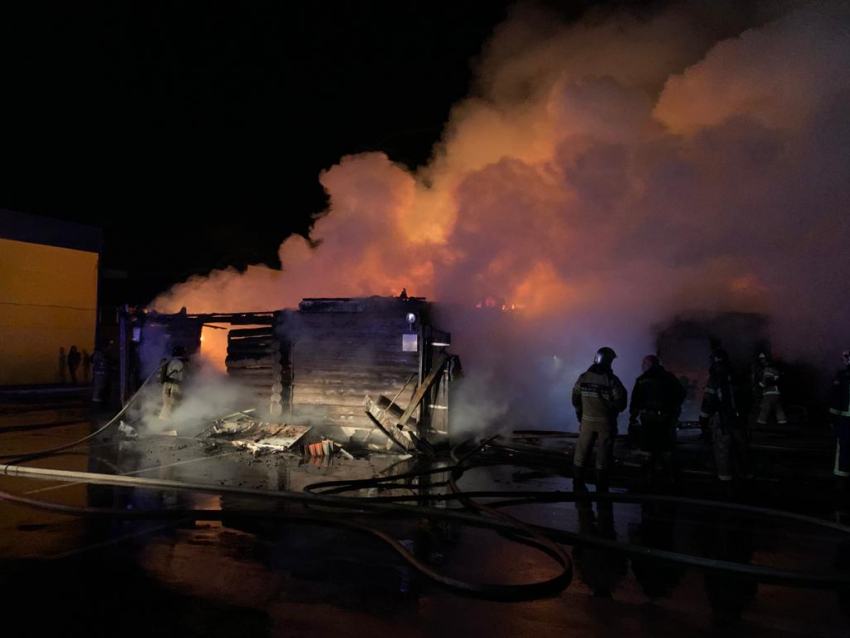 В Ростове дотла сгорела общественная баня