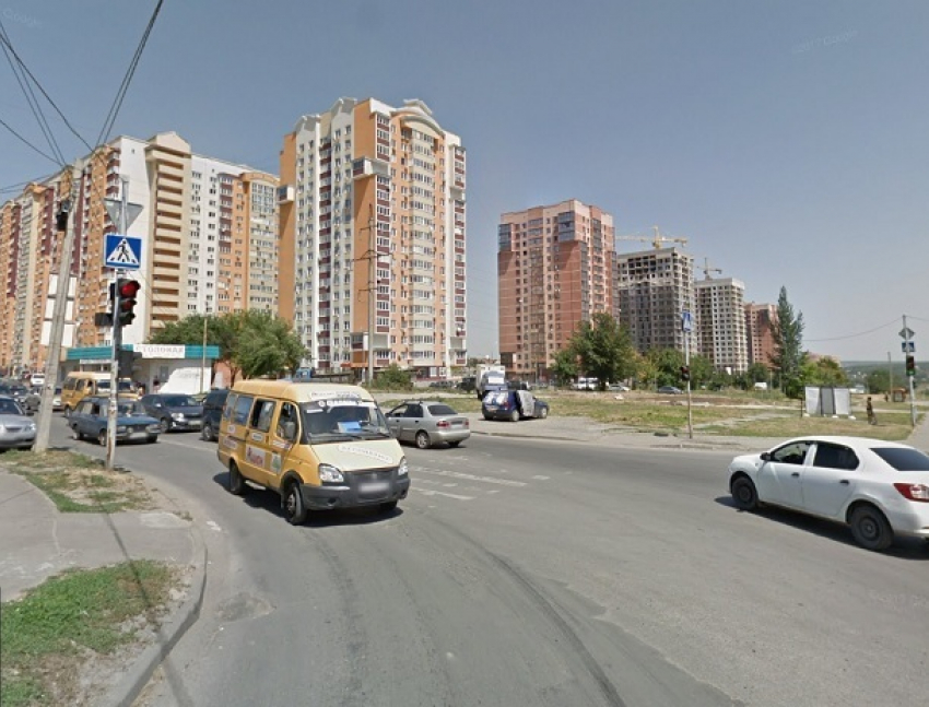 Как избавить улицу Орбитальную от вечных пробок рассказали чиновникам ростовчане