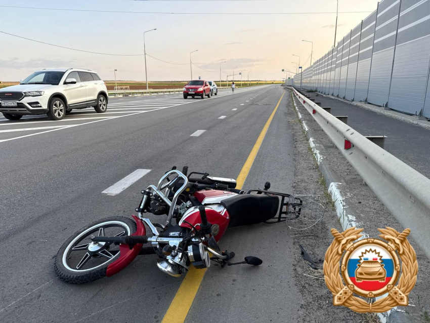 В Аксайском районе несовершеннолетний мопедист сбил девочку-пешехода