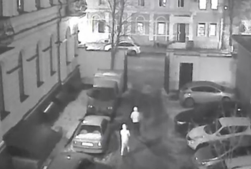Дерзкий грабеж в центре Ростова попал на камеры видеонаблюдения