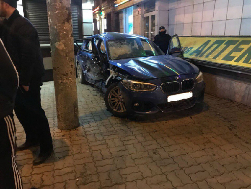 Страшное ДТП с шестью пострадавшими устроила девушка за рулем BMW в центре Ростова