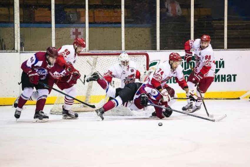 Ростовские хоккеисты выиграли первый матч с «Алтаем», но «всухую» проиграли второй
