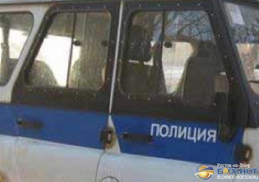 В Ростове ВАЗ столкнулся с полицейским УАЗом: четверо пострадали