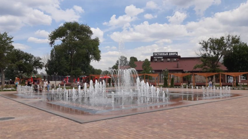 Власти Ростова заявили о безопасности фонтана в парке на Левобережном