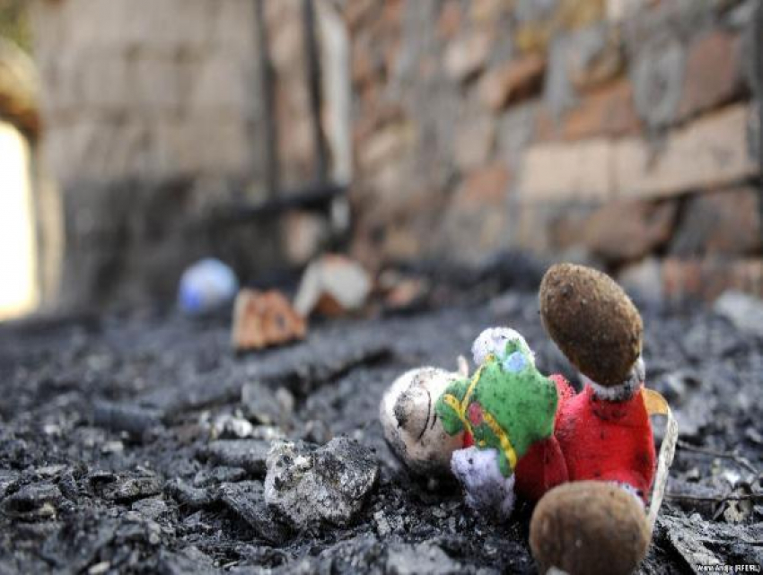 В страшном пожаре сгорели заживо мама с двухлетней малышкой под Ростовом