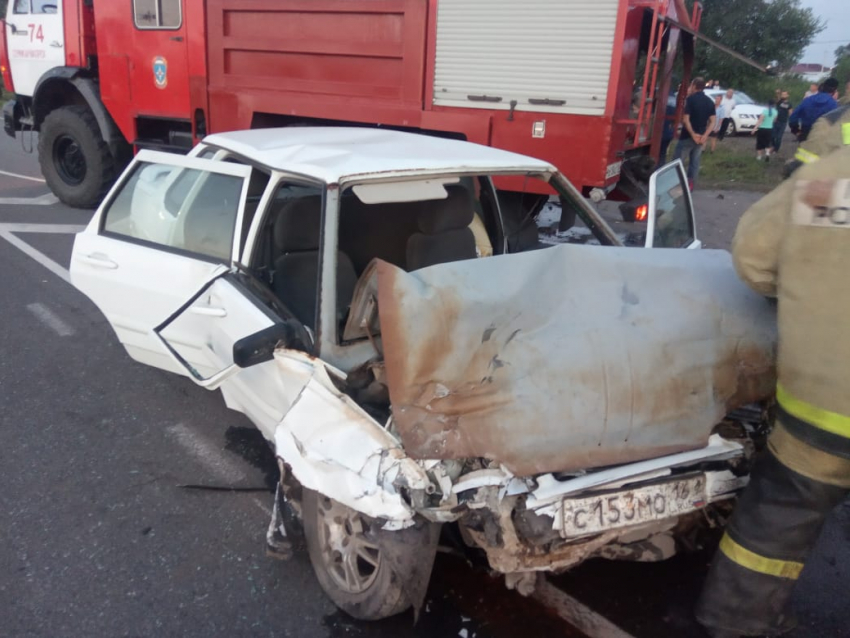 В ДТП под Ростовом пострадали два ребенка и погибли двое взрослых