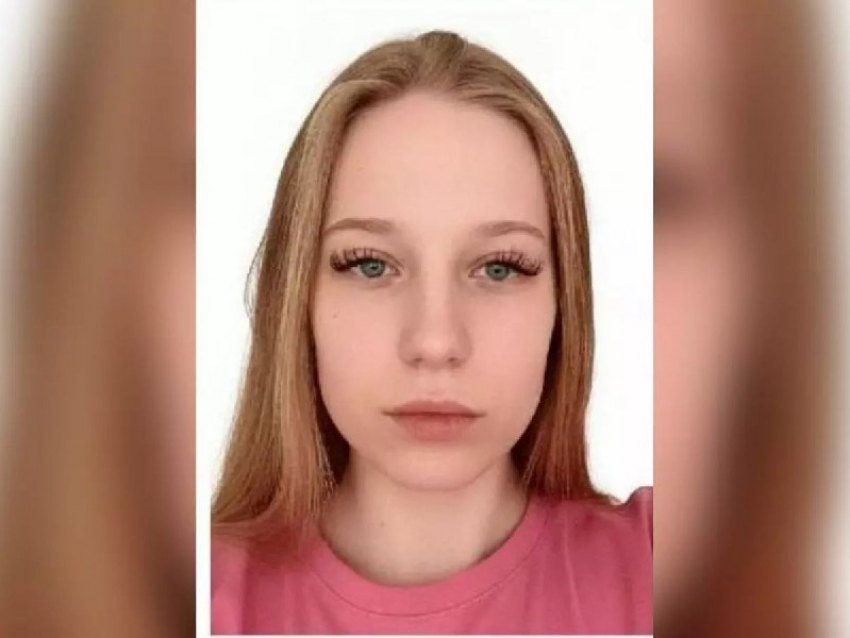 В Ростовской области без вести пропала 17-летняя девушка в черном корсете и белых кроссовках