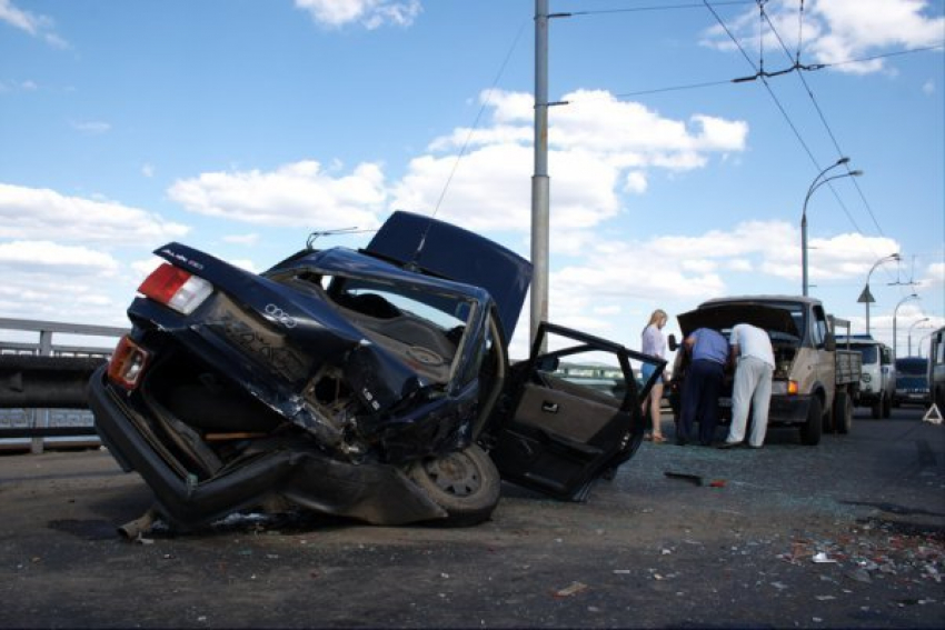 Главными причинами ДТП в Ростовской области остаются превышение скорости и выезд на встречку