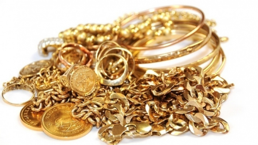 В Шахты вор-домушник вынес золотые украшения стоимостью 35 тысяч рублей  