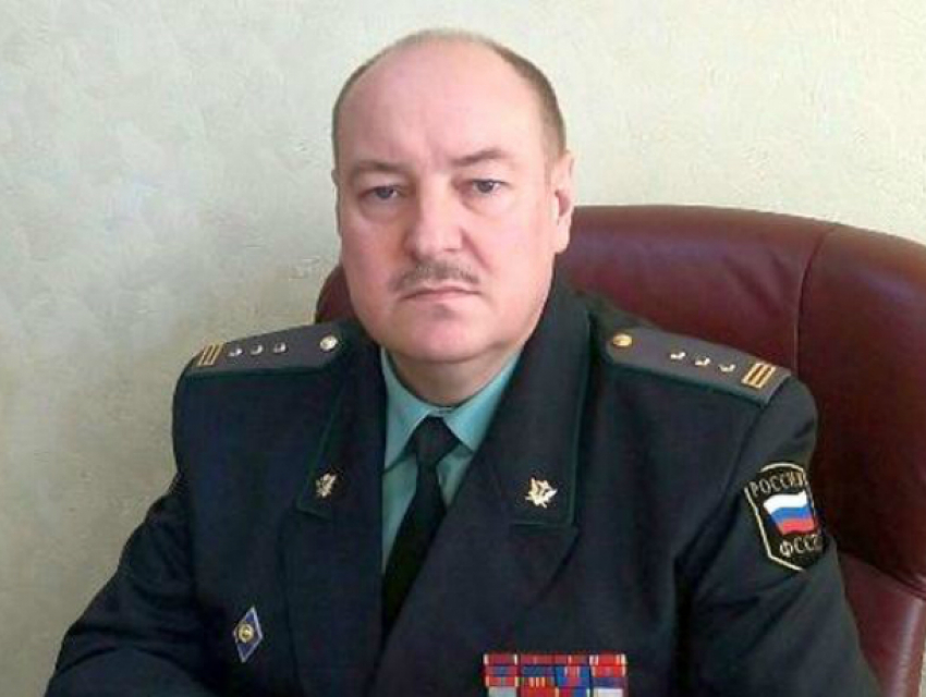 Уволился по собственному главный судебный пристав Ростовской области