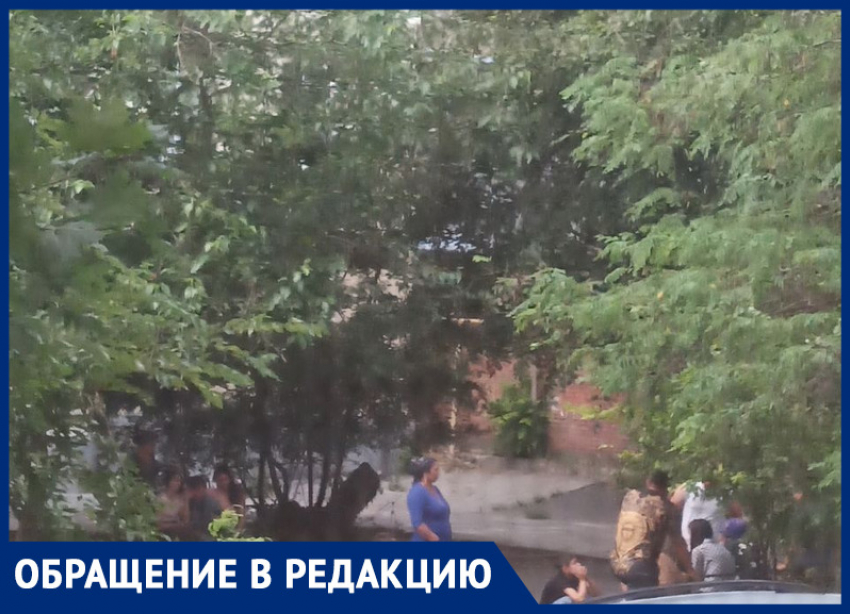 Ростовчане снова пожаловались на цыган, захвативших многоэтажку в центре города