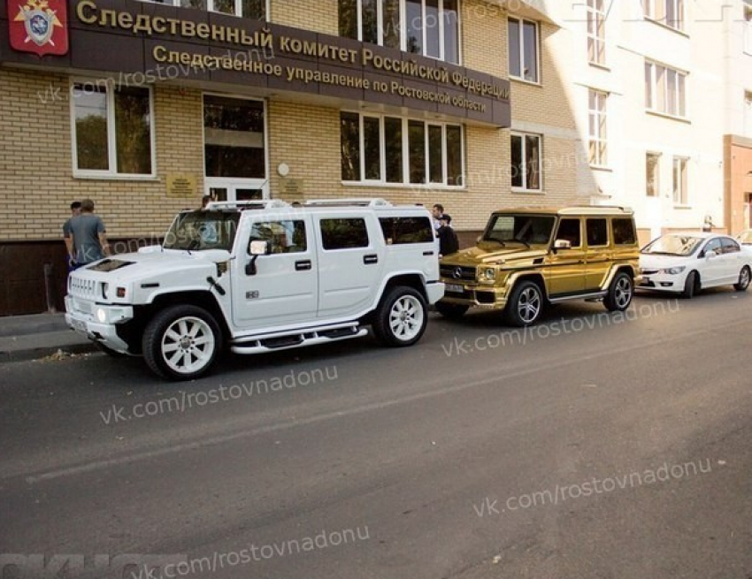 Хозяев «Гелендвагена» и «Хаммера» оштрафуют за парковку у здания Следственного комитета в Ростове 