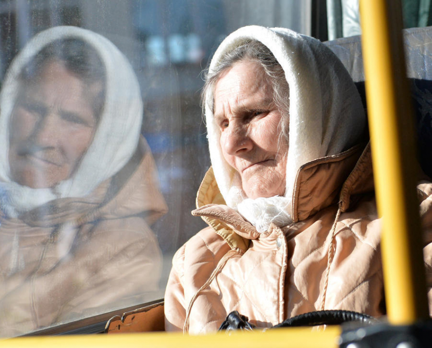 Ростовчанка рассказала о том, куда едут пенсионеры рано утром в общественном транспорте