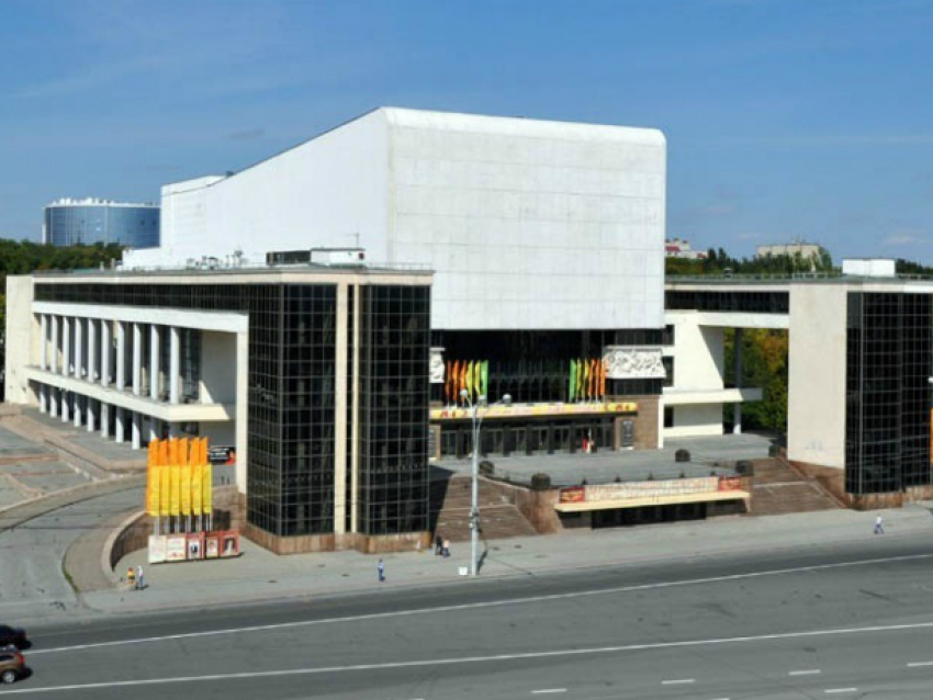 Реставрацию ростовского театра Горького захотели провести за 25 миллионов рублей