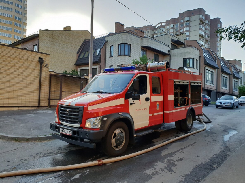 Насосная станция загорелась в учебно-тренировочном центре в Аксае
