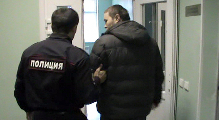 На Пушкинской ростовчанина избили битой из-за вещей и паспорта