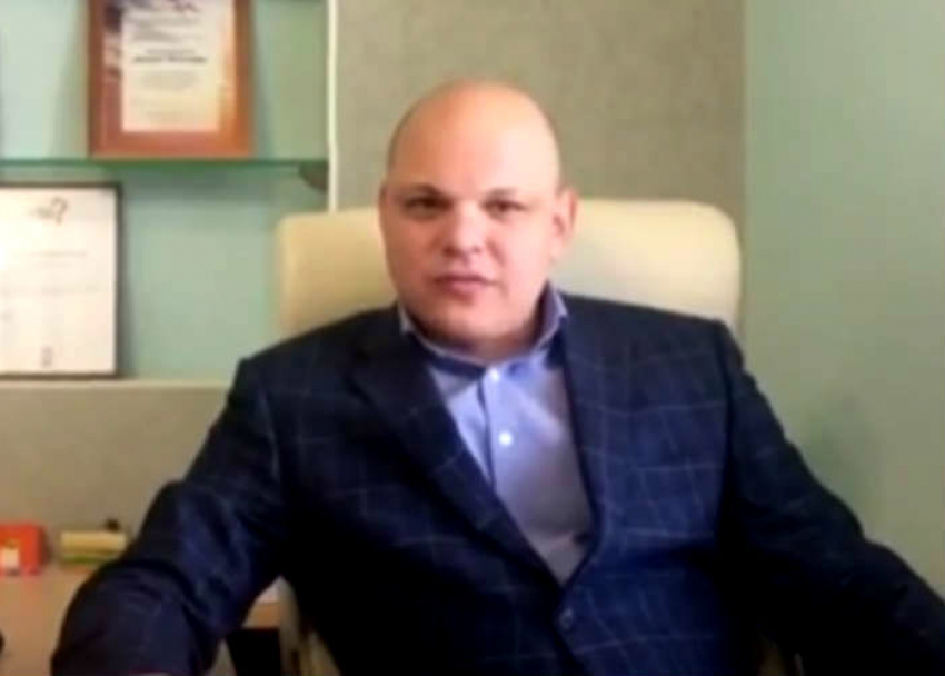 Генеральный директор сети сайтов «Блокнот» предлагает заработать на квартиру и машину в крупном холдинге