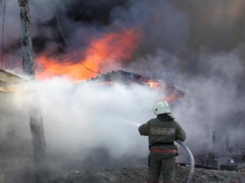 За прошедшие сутки в Ростовской области два дома выгорели дотла