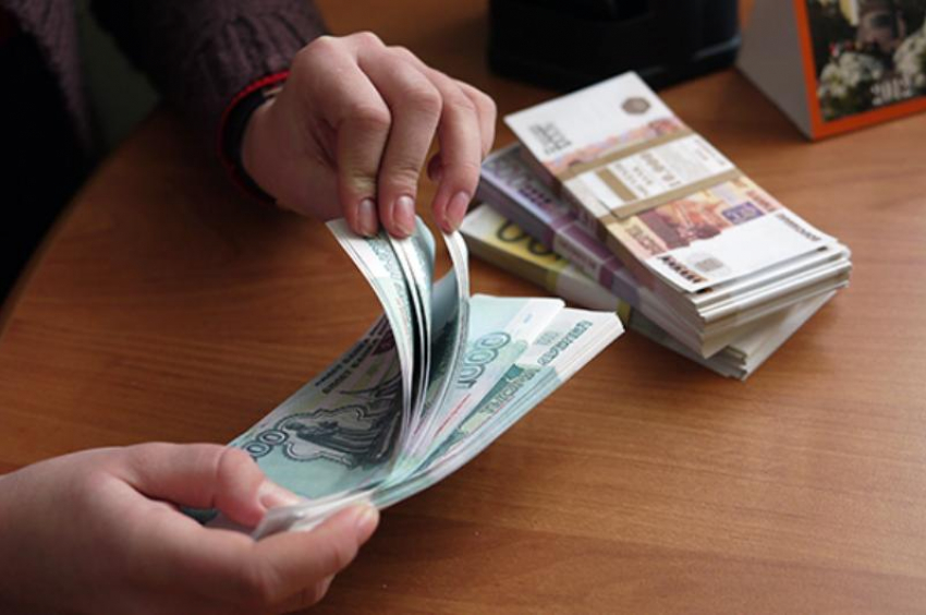 Житель Таганрога обманул своего знакомого на 15 млн рублей