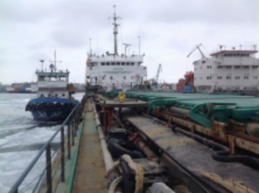 Морское судно за 103 миллиона арестовали в Ростовской области