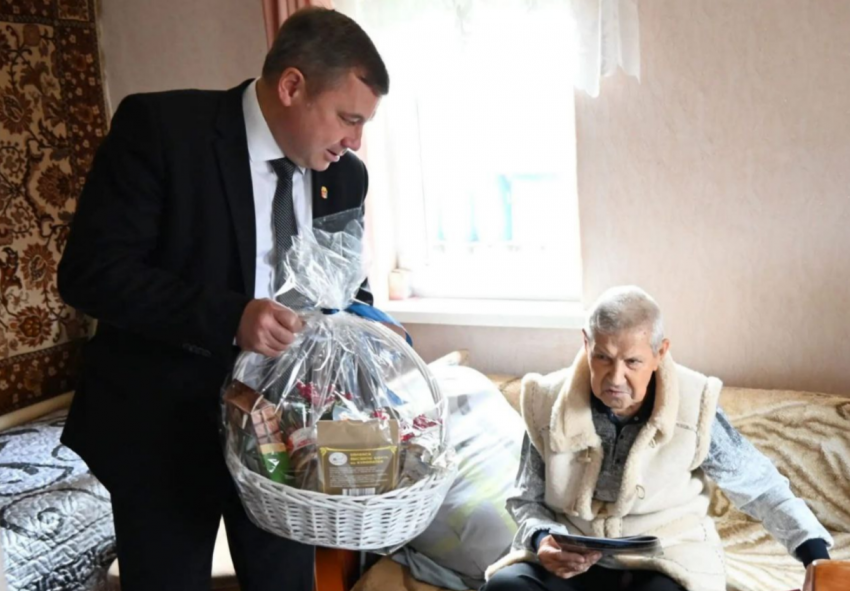 Донской ветеран Великой Отечественной войны Яков Беляков отметил 100-летний юбилей