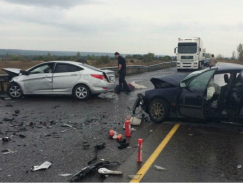 15-летний пассажир пострадал в столкновении иномарок на федеральной трассе в Ростовской области