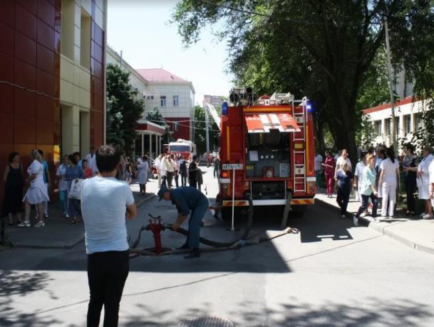 В Ростовской больнице провели масштабные пожарные учения