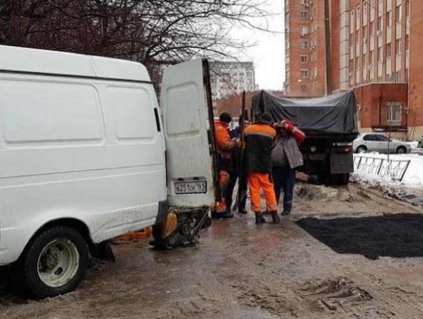 Еще одну дорогу в Ростове построят в грязи и мокром снеге