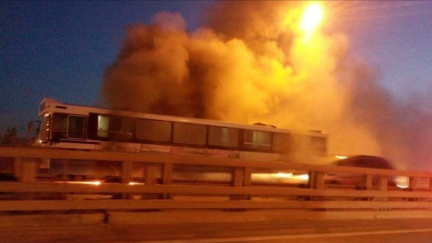 В Ростове на выезде из из города загорелся рейсовый автобус «Volvo"