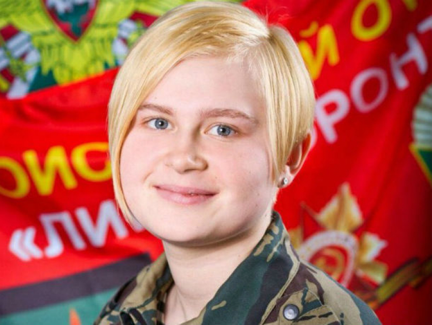 Защитницу Отечества из Ростова ярким видео поздравила мама