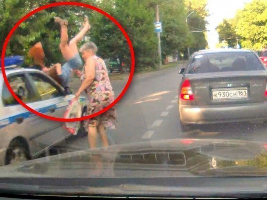 В донской полиции прокомментировали наезд на девушку: сотрудники ДПС ехали по срочному вызову