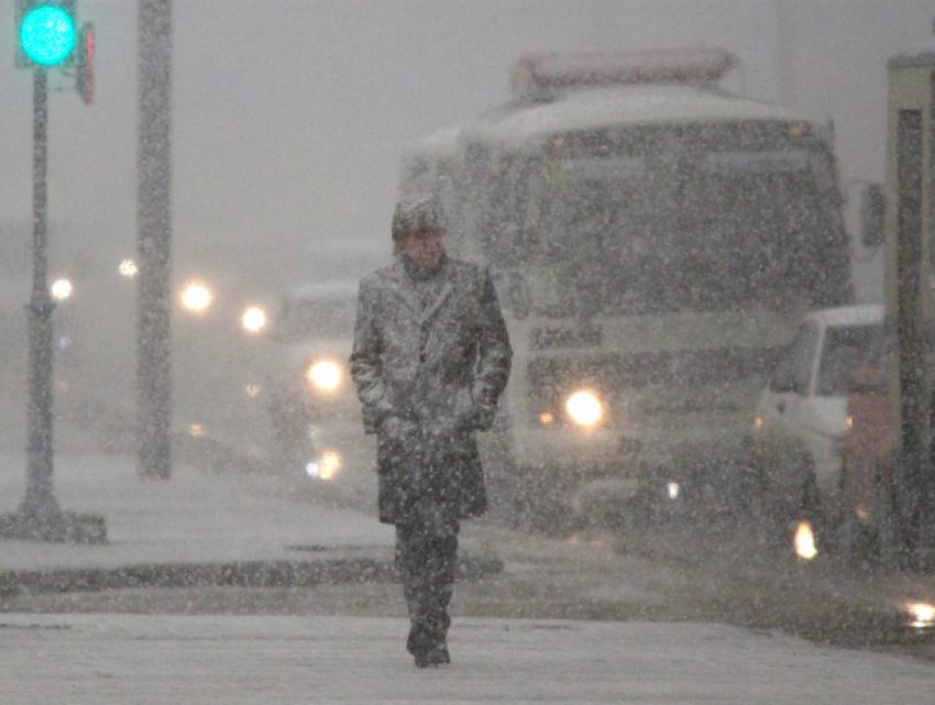 Жуткий снегопад и пробирающий до костей ветер обрушатся в мужской праздник на жителей Ростова